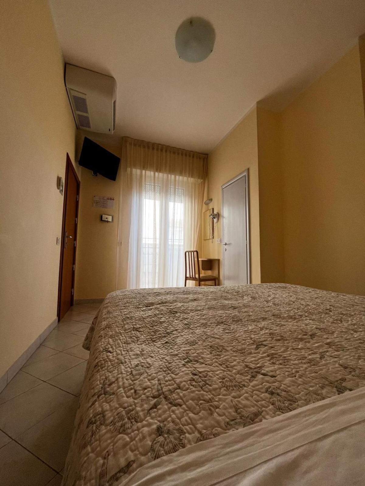 Hotel Giove Cesenatico Buitenkant foto