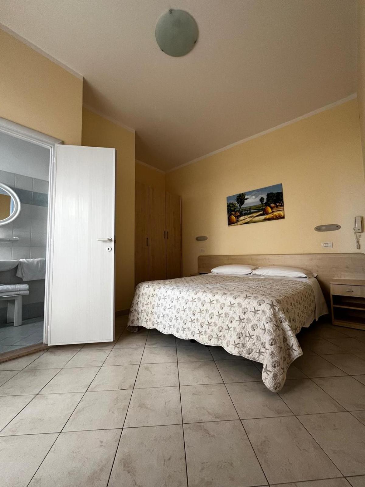 Hotel Giove Cesenatico Buitenkant foto