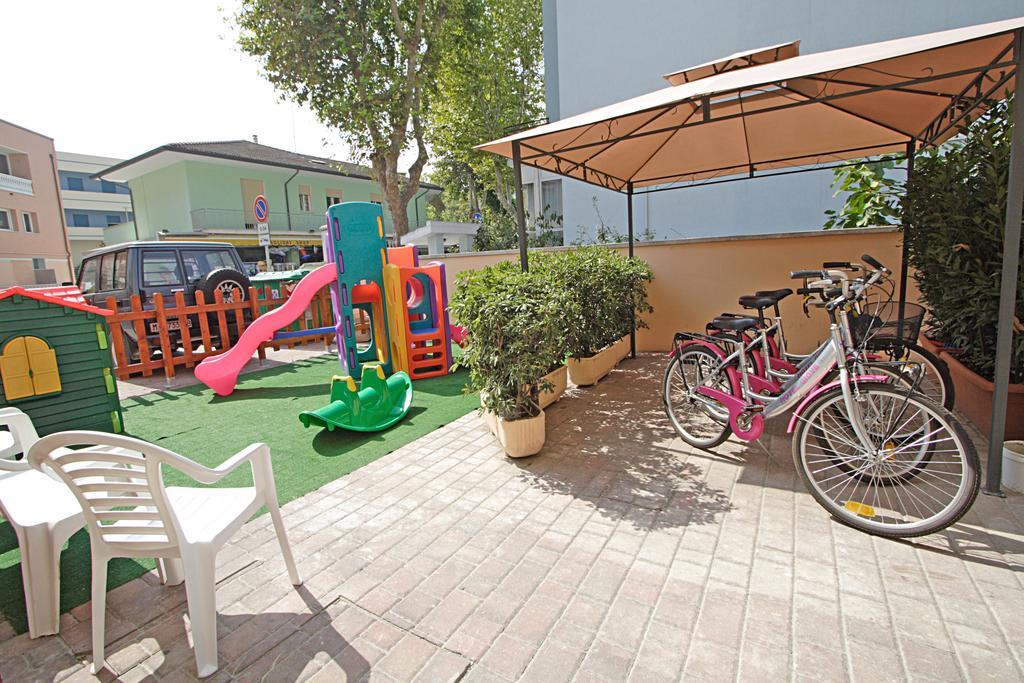 Hotel Giove Cesenatico Buitenkant foto