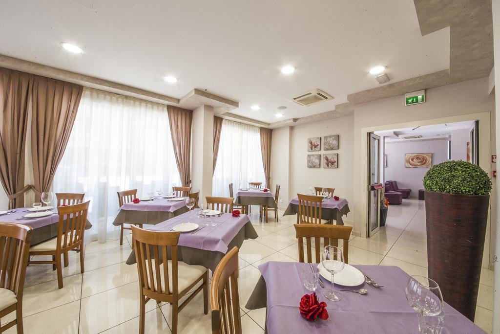 Hotel Giove Cesenatico Buitenkant foto