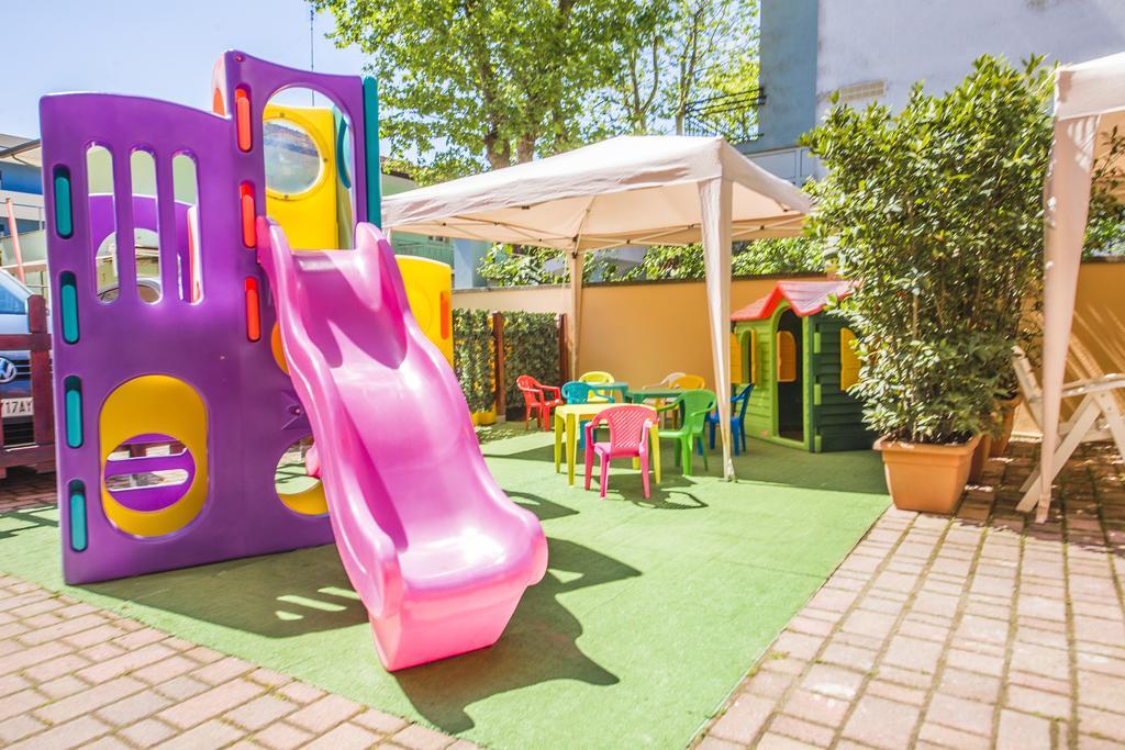 Hotel Giove Cesenatico Buitenkant foto