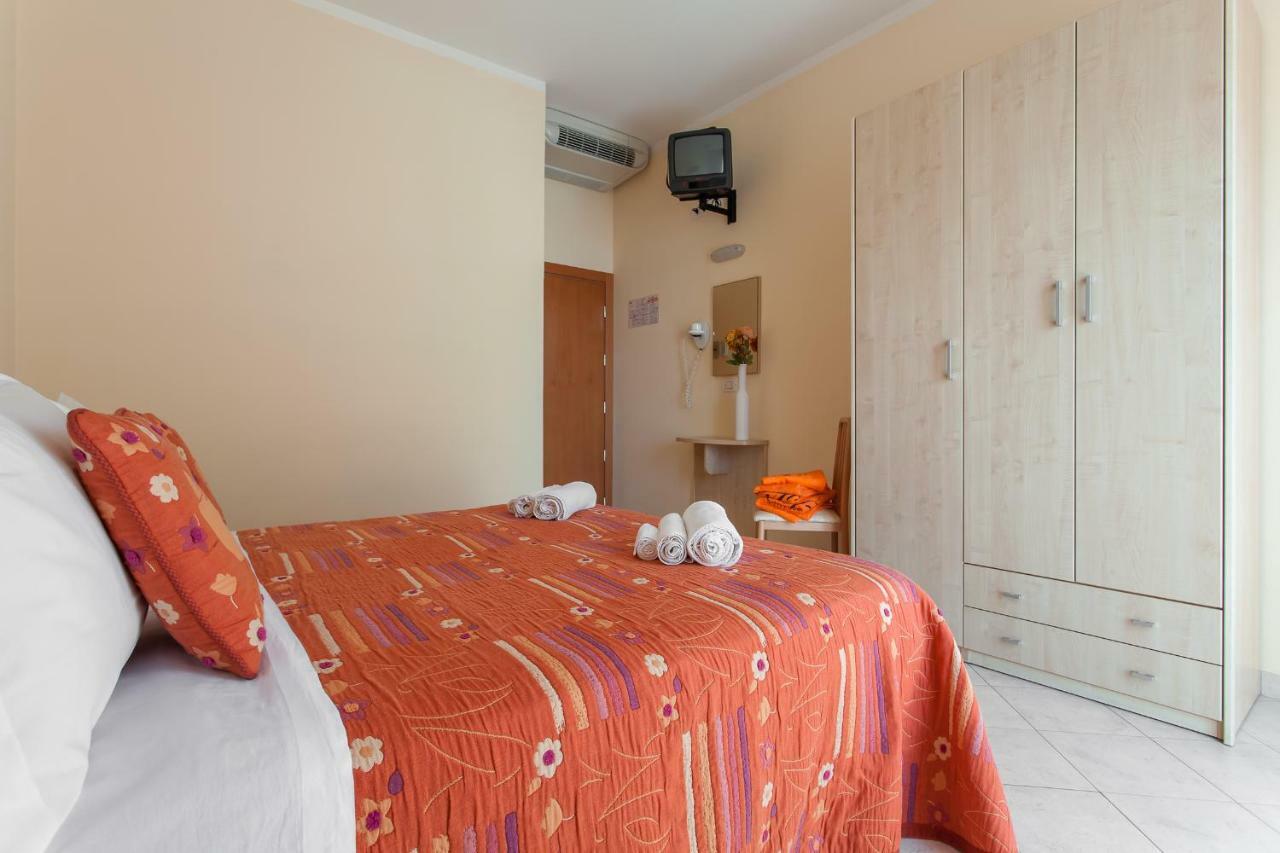 Hotel Giove Cesenatico Buitenkant foto